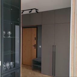 MEBLEW - Szafa korytarz, witryna przeszklona, lamele na ścianie