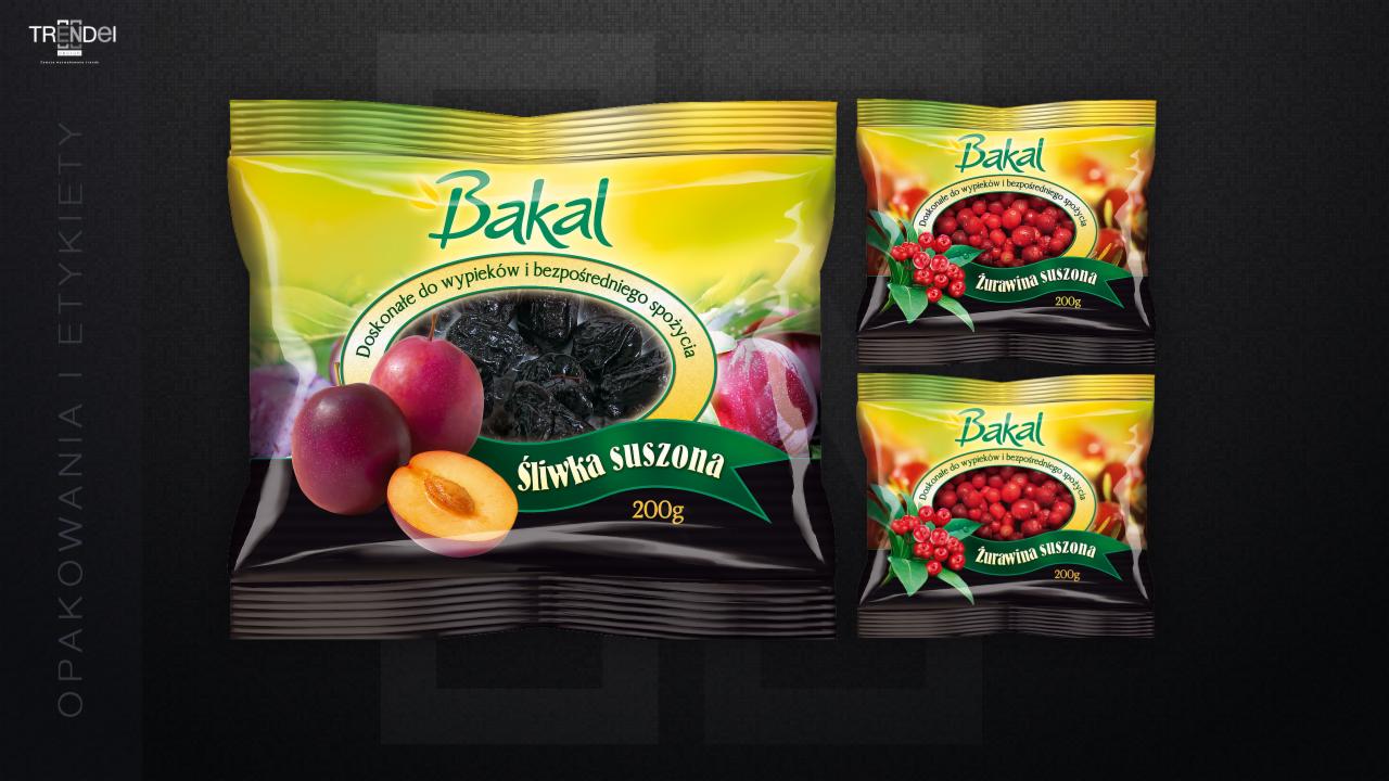Projekt graficzny opakowań foliowych Bakal: śliwka suszona, żurawina suszona. Wizualizacja etykiet z owocami i napisem 'Doskonałe do wypieków i bezpośredniego spożycia'.