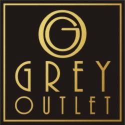 Złote logo 'G' w okręgu nad napisem 'GREY OUTLET' w złotych, geometrycznych literach na czarnym tle, obramowane złotą ramką.