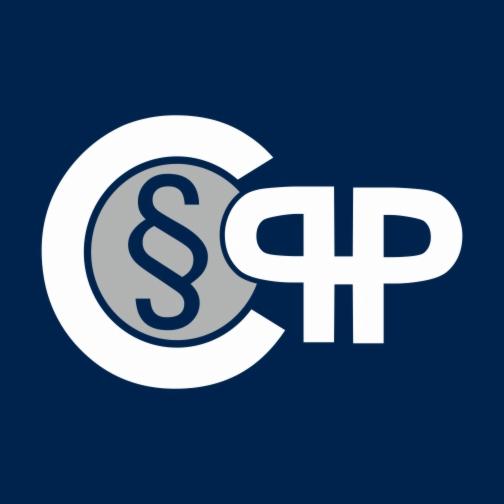 Logo kancelarii prawnej z paragrafem i inicjałami na granatowym tle.