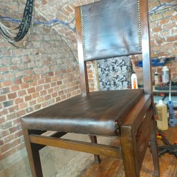 Renowacja sóry100 letnich krzeseł