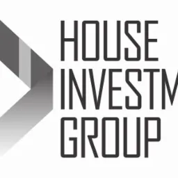 Logo firmy House Investment Group z geometrycznym symbolem domu w odcieniach szarości po lewej stronie.