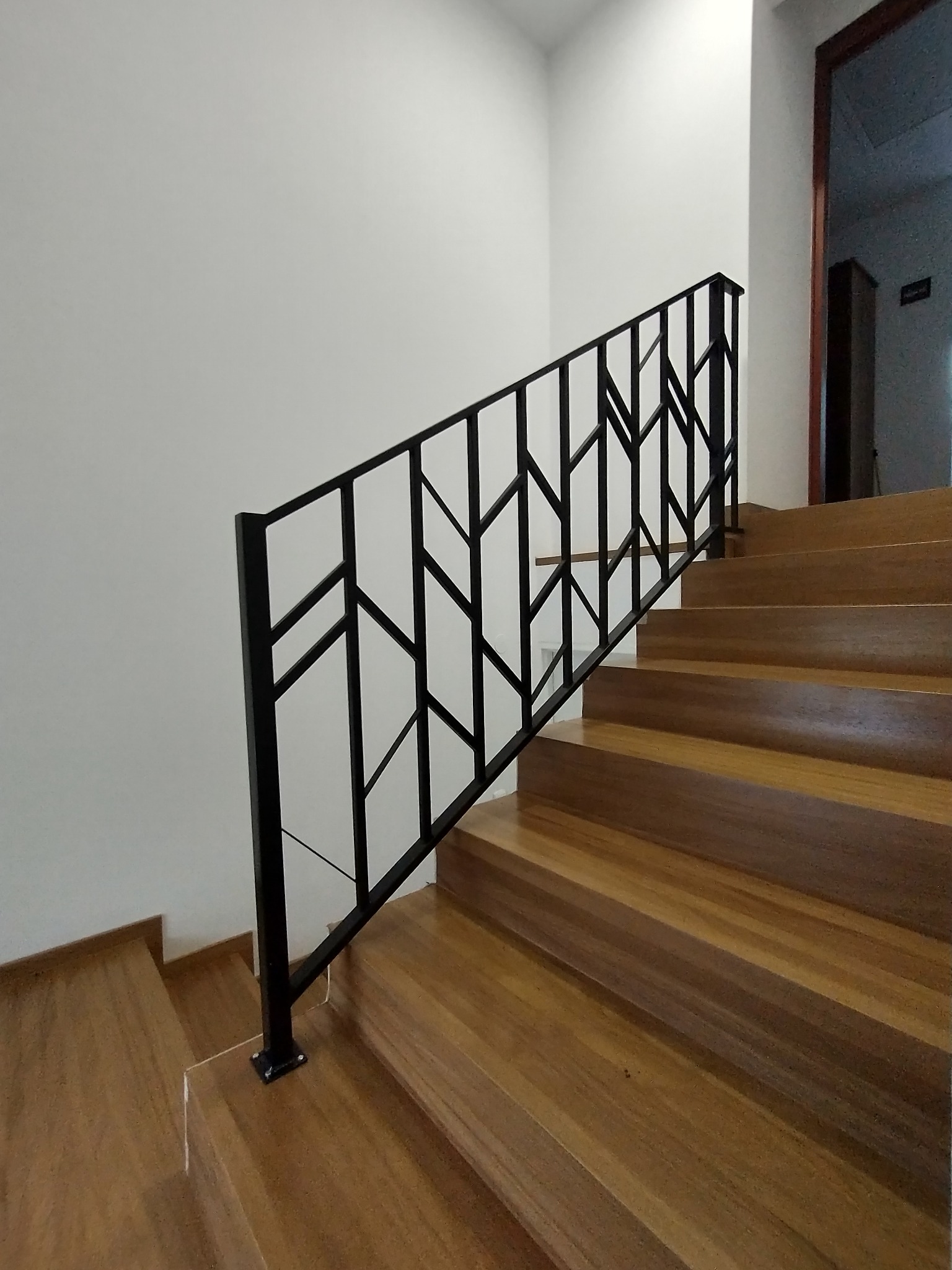 Balustrada na klatkę schodową, malowana proszkowo.