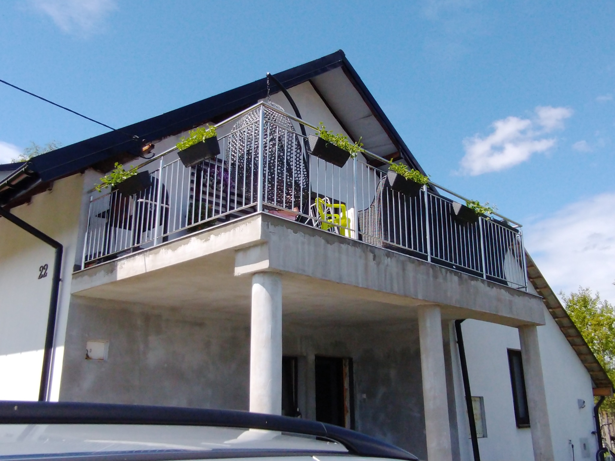 Balustrada ze stali nierdzewnej.