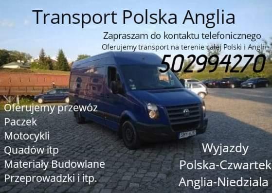 Niebieski bus transportowy z numerem telefonu i informacją o przewozie paczek, motocykli i przeprowadzkach na trasie Polska-Anglia. Wyjazdy w czwartki i niedziele.