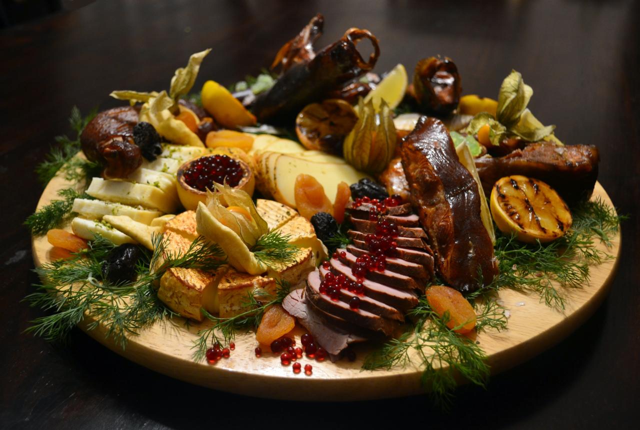 Deska wędzonych wyrobów