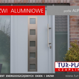Drzwi zewnętrzne wykonane z aluminiowych profili 
