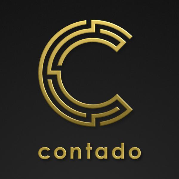 Złote logo firmy 'contado' na czarnym tle, stylizowane na labirynt w kształcie litery C.