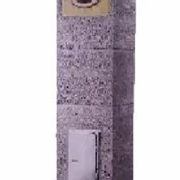 Kompletny system kominowy PLEWA Universal z szarej cegły klinkierowej z metalowym wyczystką i wylotem kominowym.