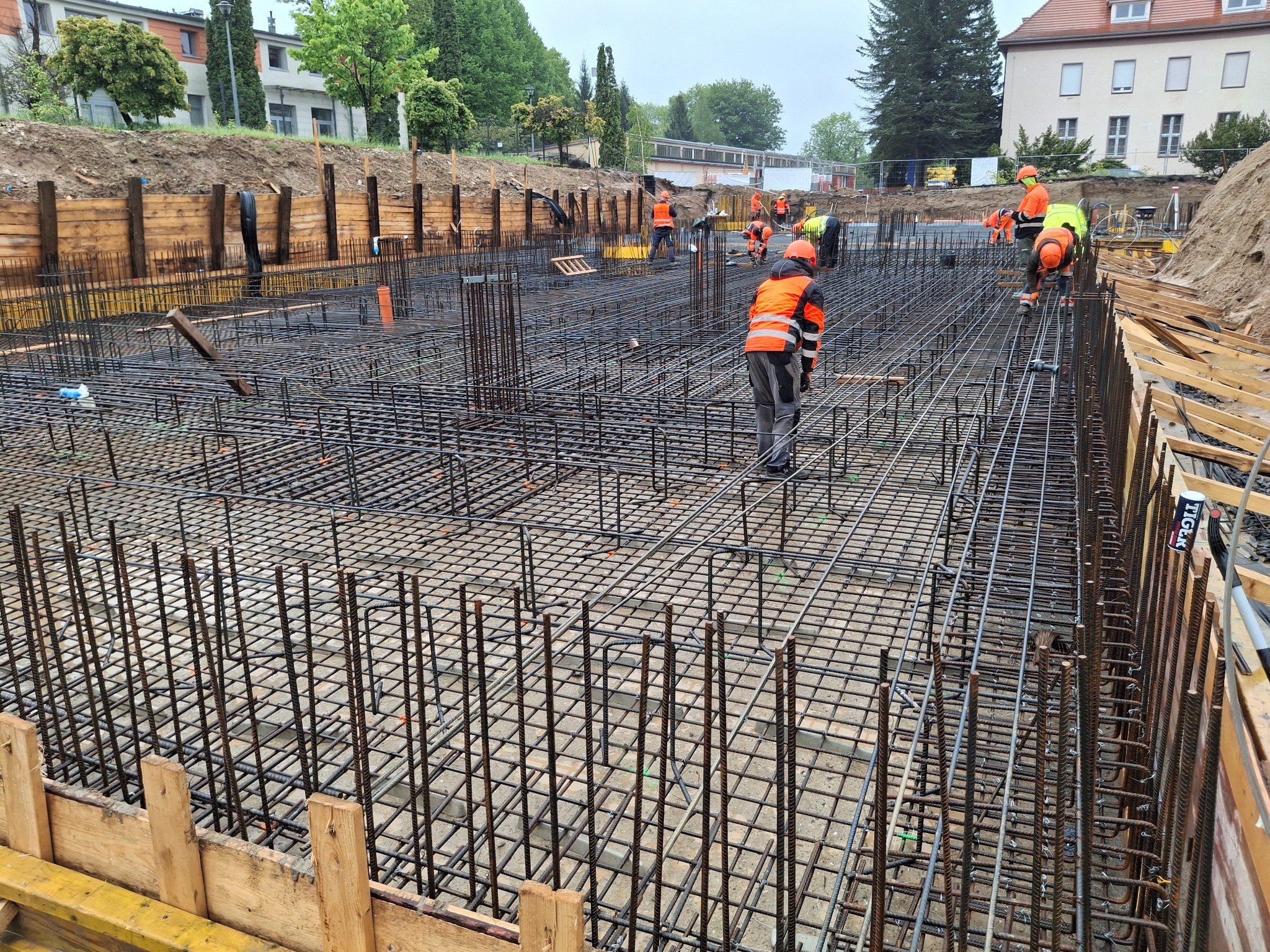 Budowa budynku wielorodzinnego 5500m2. w Jeleniej Górze , zbrojenia .