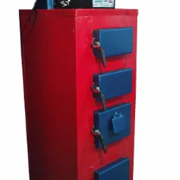 Czerwony, stalowy piec z niebieskimi drzwiczkami i sterownikiem na górze, widok z boku, oświetlenie studyjne.