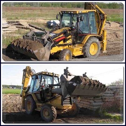 Dwa ujęcia żółtej koparko-ładowarki CAT z pełną łyżką ziemi na tle placu budowy i zieleni, widoczne płyty betonowe.