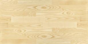 Jasna podłoga z desek jesionowych ułożonych w regularny wzór, widoczny naturalny rysunek drewna.