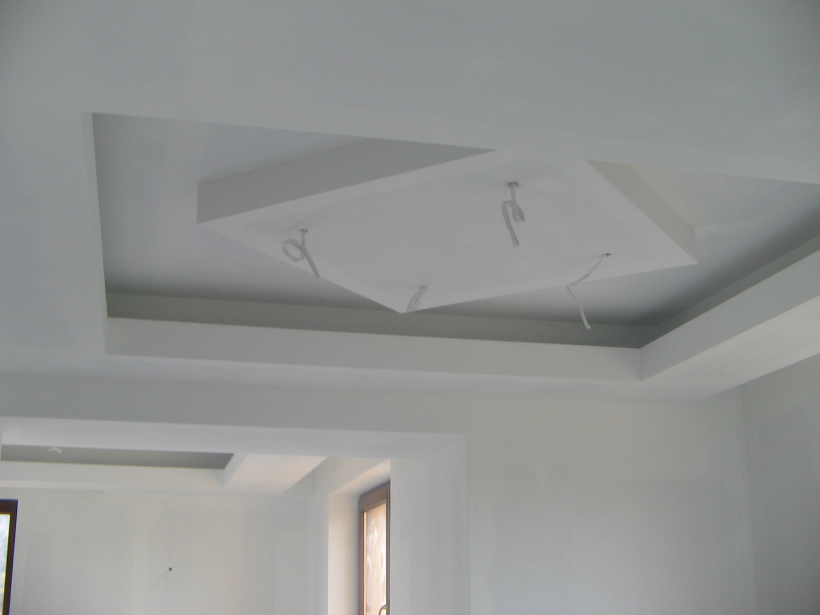 Instalacje elektryczne-wykończenia wnętrz.