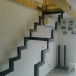 konstrukcja pod schody ,kolor dowolny