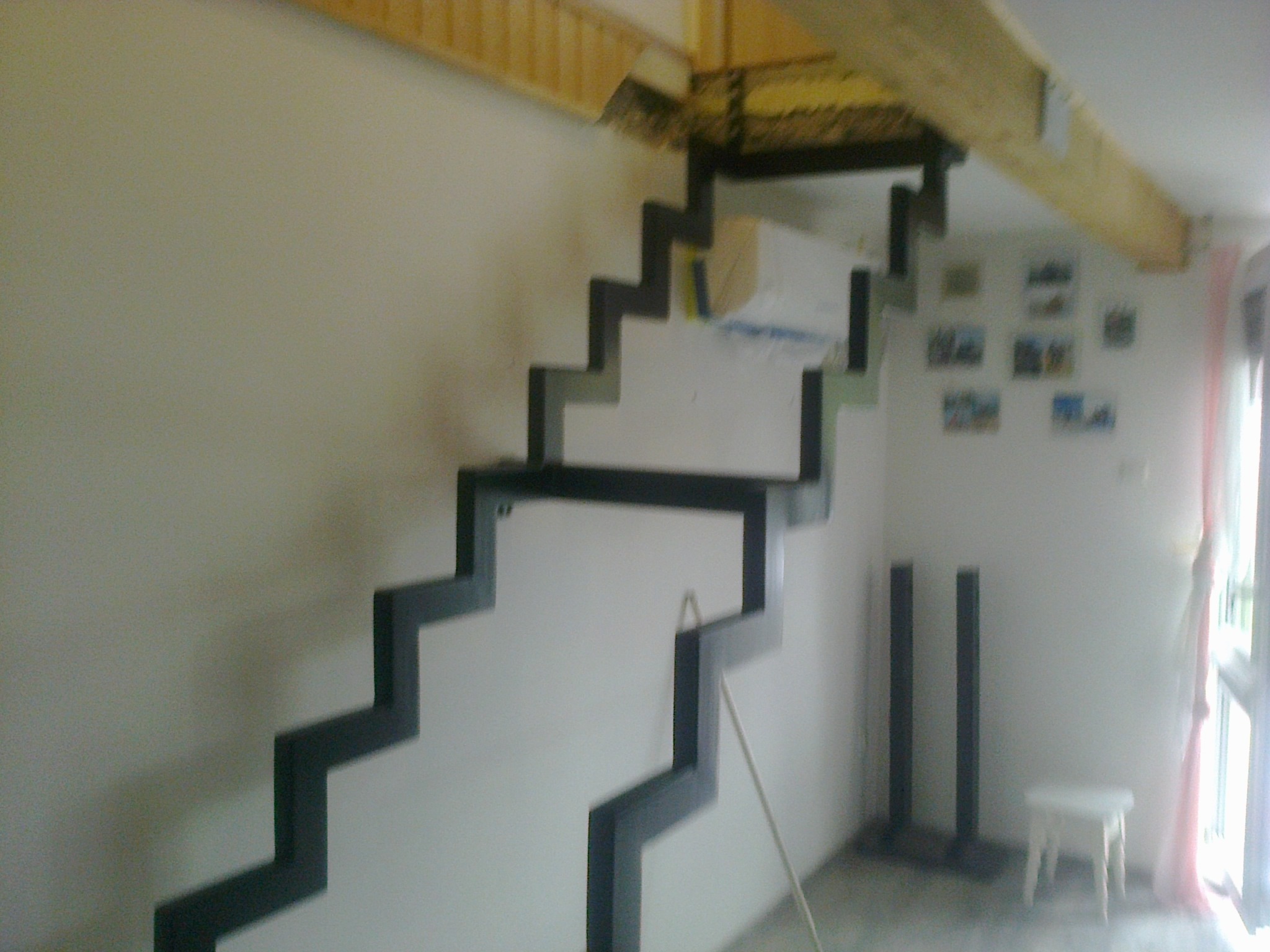 konstrukcja pod schody ,kolor dowolny