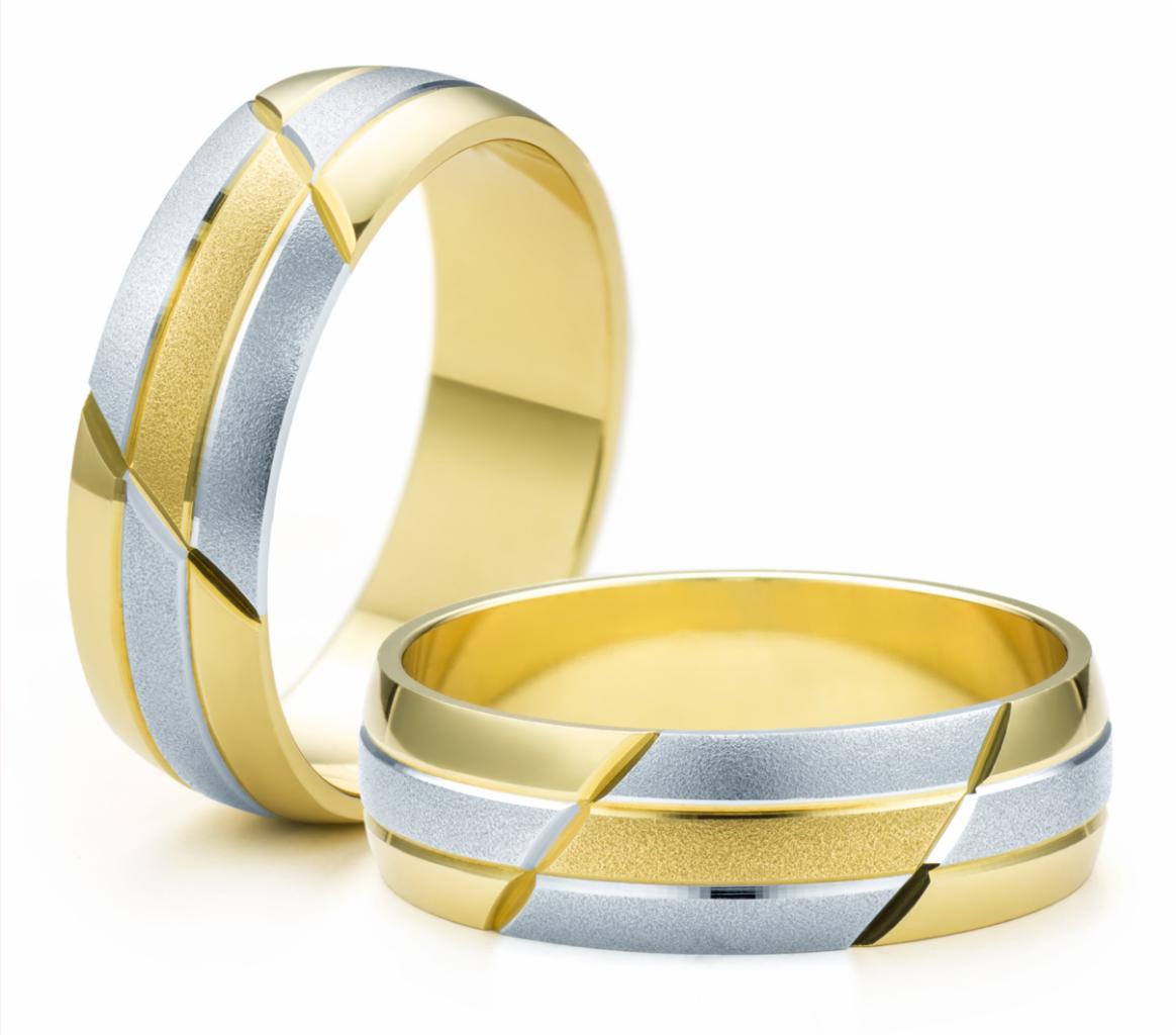 Packshot złotych obrączek