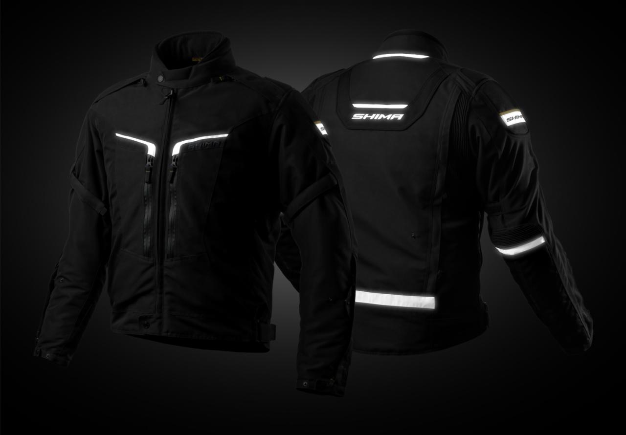 Zdjęcie produktowe kurtki motocyklowej ukazujące elementy odblaskowe