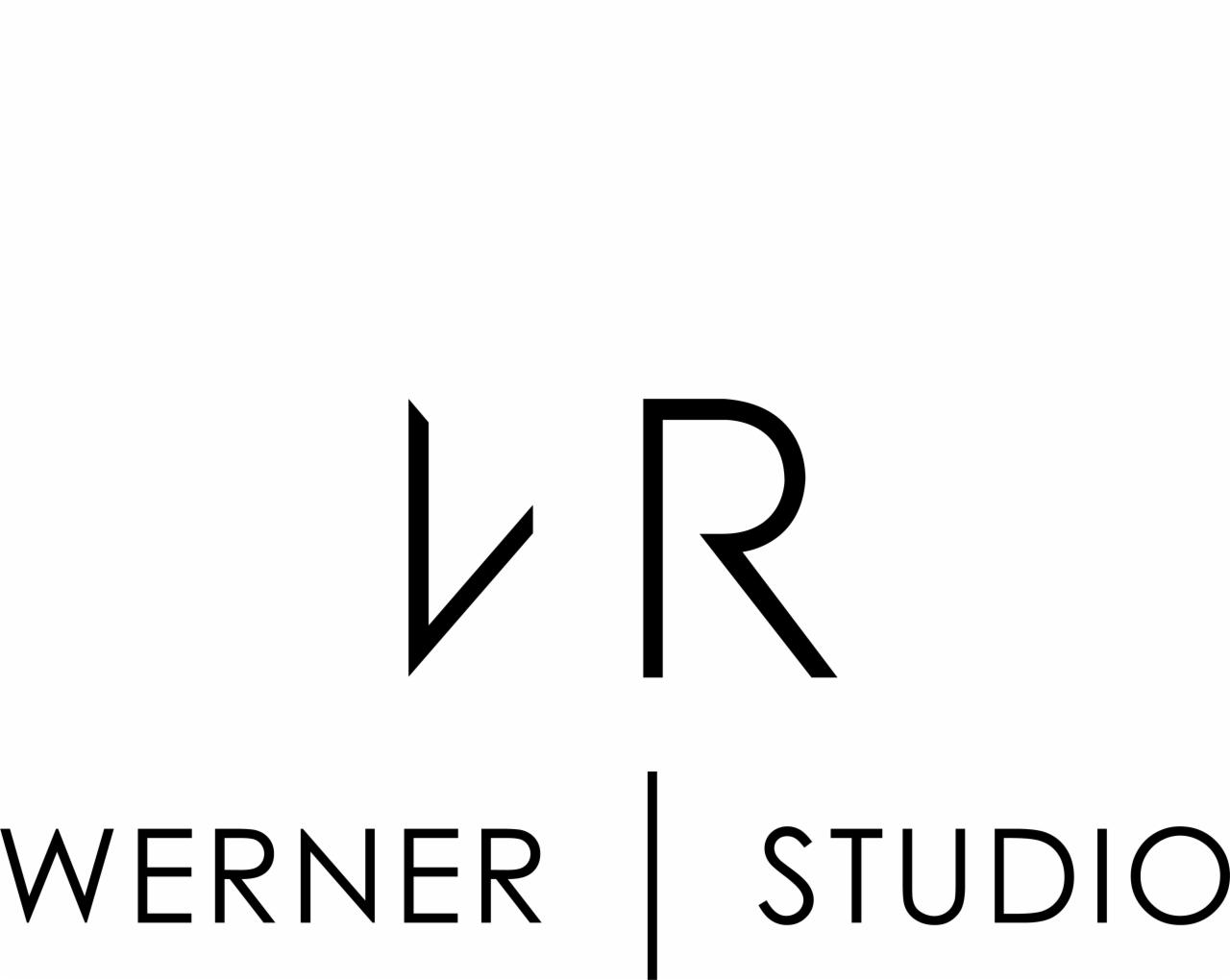 Logo firmy Werner Studio z minimalistycznym symbolem VR i pionową kreską oddzielającą nazwę.