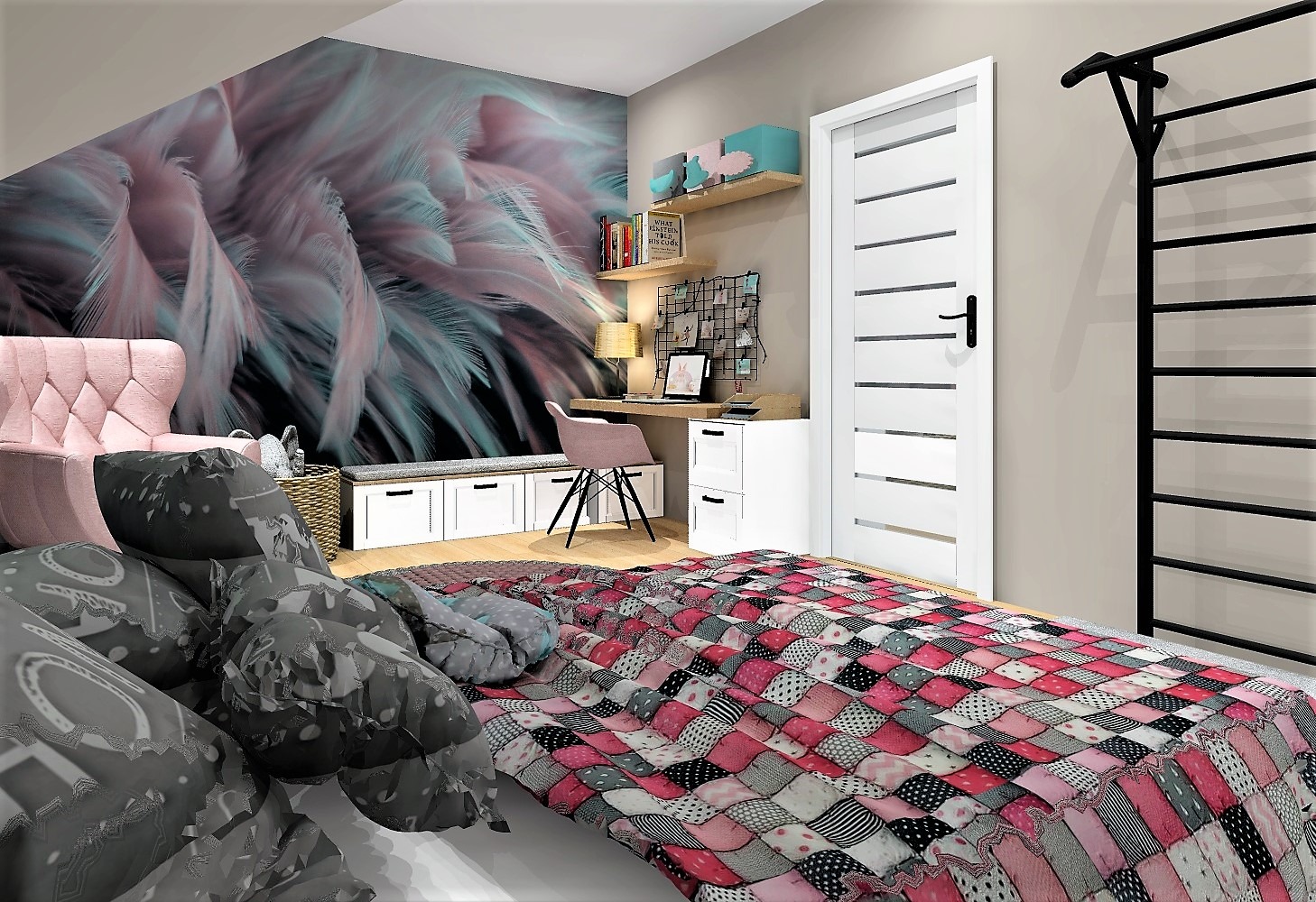 Pokój młodzieżowy z łóżkiem w patchworkową narzutą, biurkiem z laptopem, ścianą z fototapetą piór i drabinką gimnastyczną.