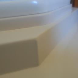 renowacja podłogi w łazience żywicą ceramiczną