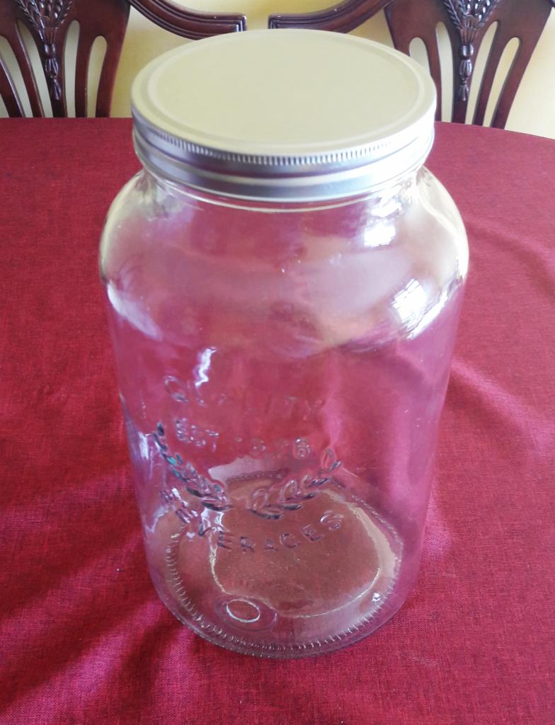 Słój szklany z zakrętką