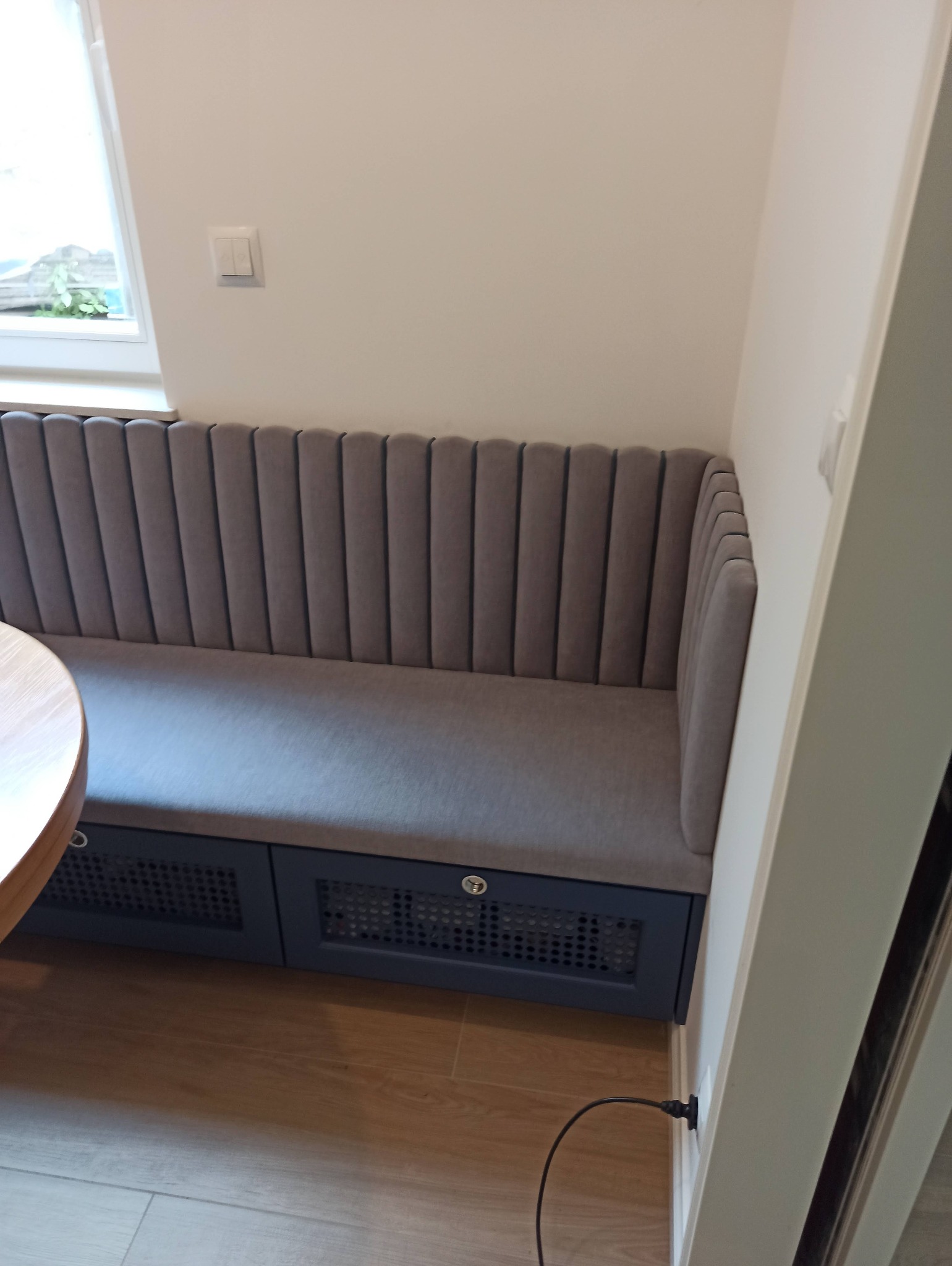 Kuchnia, jadalnia, idealne miejsce do posiedzenia.