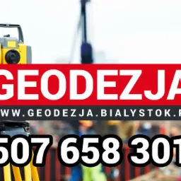 Reklama firmy z Białegostoku oferującej usługi pomiarowe, z widocznym sprzętem pomiarowym i numerem telefonu na tle placu budowy.