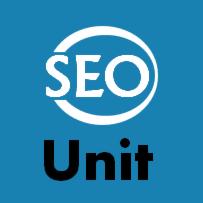 Logo SEO Unit na niebieskim tle. Biały okrąg otacza napis SEO, poniżej czarny napis Unit.