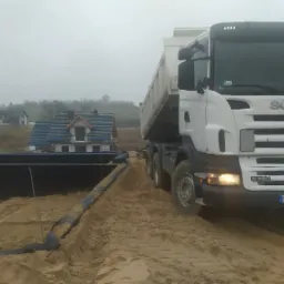 Wykonujemy wykopy fundamentalne, posiadamy własny materiał ziemny,niwelacja terenu, zageszczanie