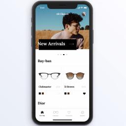 INVO Technologies - Ekran smartfona prezentujący aplikację AR Glasses z ofertą okularów Ray-Ban i Dior, w górnej części widoczna symulacja przymiarki okularów na modelu.