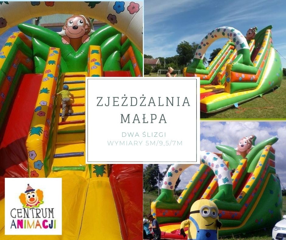 Kompozycja czterech ujęć dmuchanej zjeżdżalni z motywem małpy, z dzieckiem wspinającym się po schodach, widok z boku na trawniku i z przodu, oraz logo firmy animacyjnej w lewym dolnym rogu.