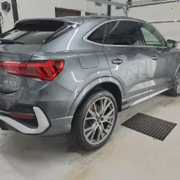 Audi Q3. Zabezpieczenie lakieru 5 letnią powłoką ceramiczną oraz Bezinwazyjne Przyciemnienie szyb