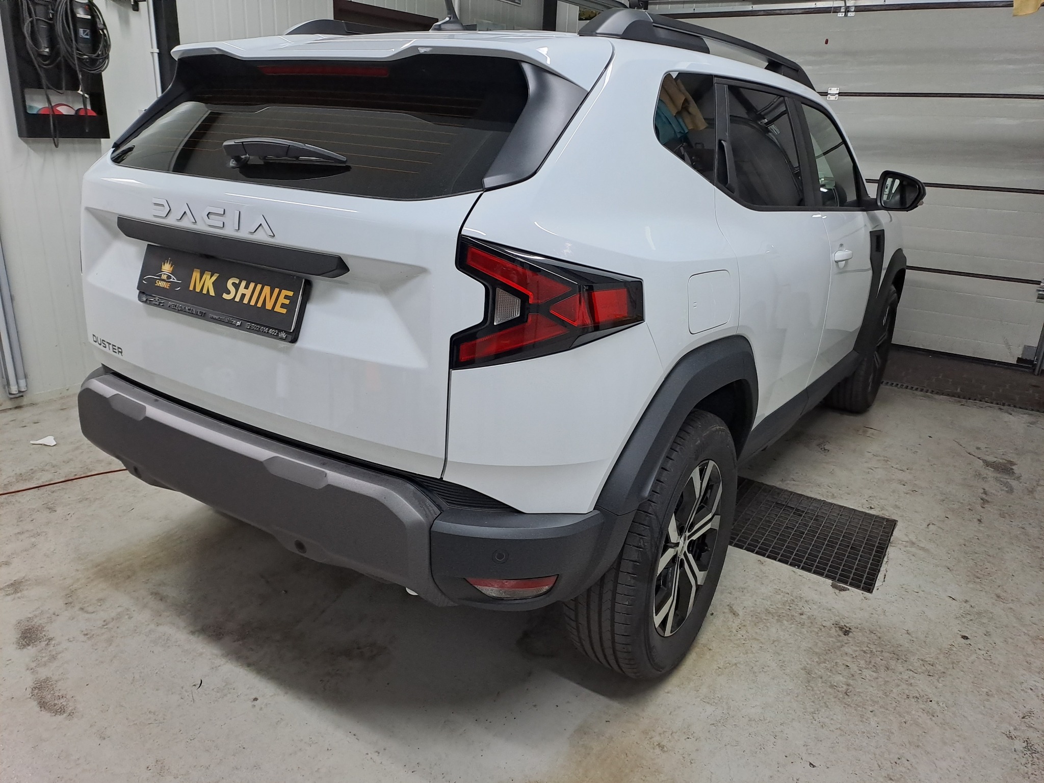 Dacia Duster 2024 rok,Przyciemnienie szyb strefy tylnej