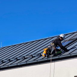 LT Labocatech Usługi wysokościowe, usługi alpinistyczne - Prace wysokościowe montaż śniegołapów