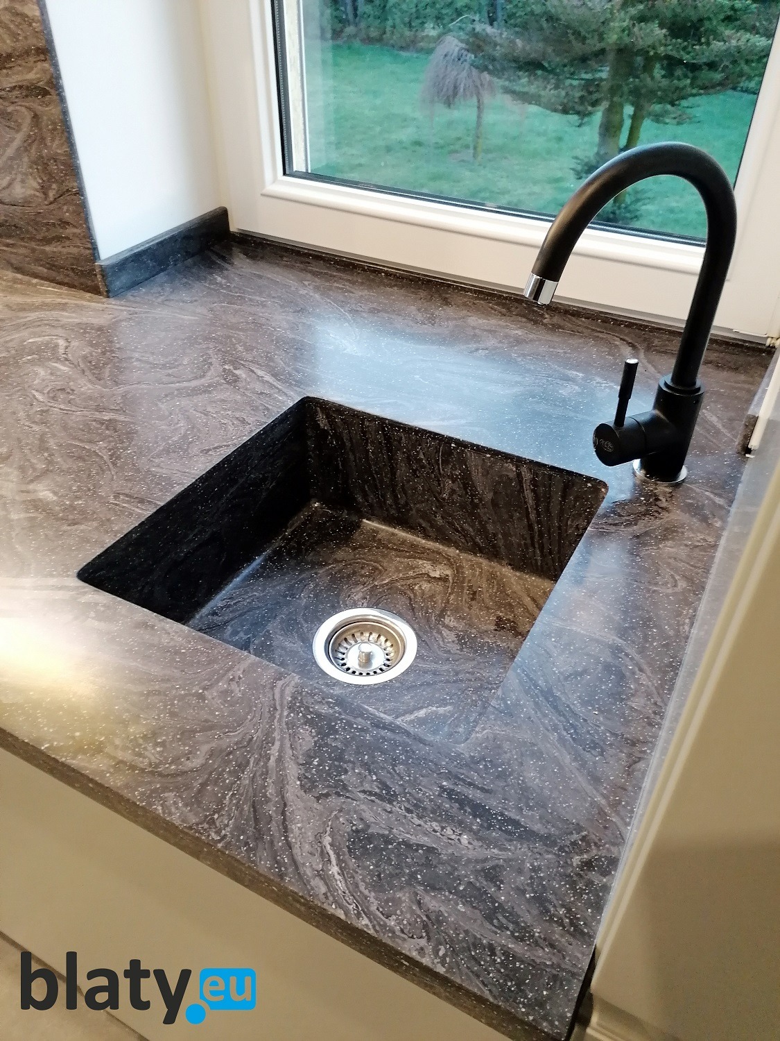 Zlewozmywak zintegrowany z blatem