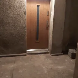 Drzwi wejściowe KMT.