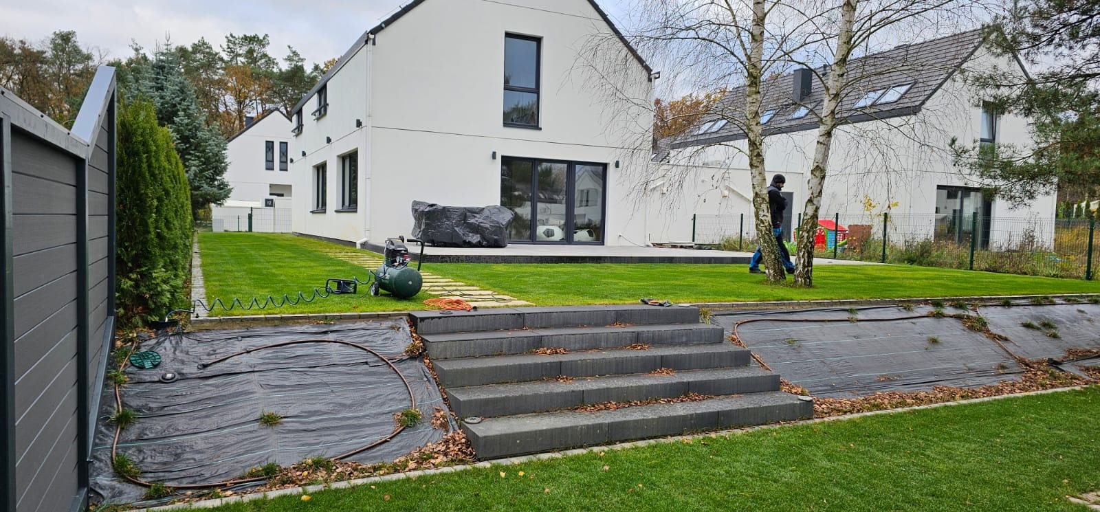 Kompleksowo wykonany ogrodów od podstaw.