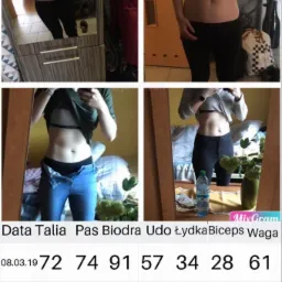 Kompozycja czterech zdjęć kobiety prezentującej zmiany w sylwetce, z widocznymi pomiarami obwodów ciała oraz datami, wykonanych w różnych wnętrzach, w tym przed lustrem.