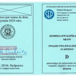 Skan świadectwa kwalifikacyjnego SEP Oddział Bydgoski, uprawniającego do zajmowania się eksploatacją urządzeń, instalacji i sieci na stanowisku dozoru, ważne do 16 stycznia 2024.