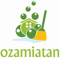 Logo firmy sprzątającej 'pozamiatane' z Dobrzyniewa Dużego: zielony dom w otoczeniu bąbelków i żółta zmiotka na białym tle.