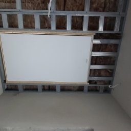sufity podwieszane - montarz schodów strychowych