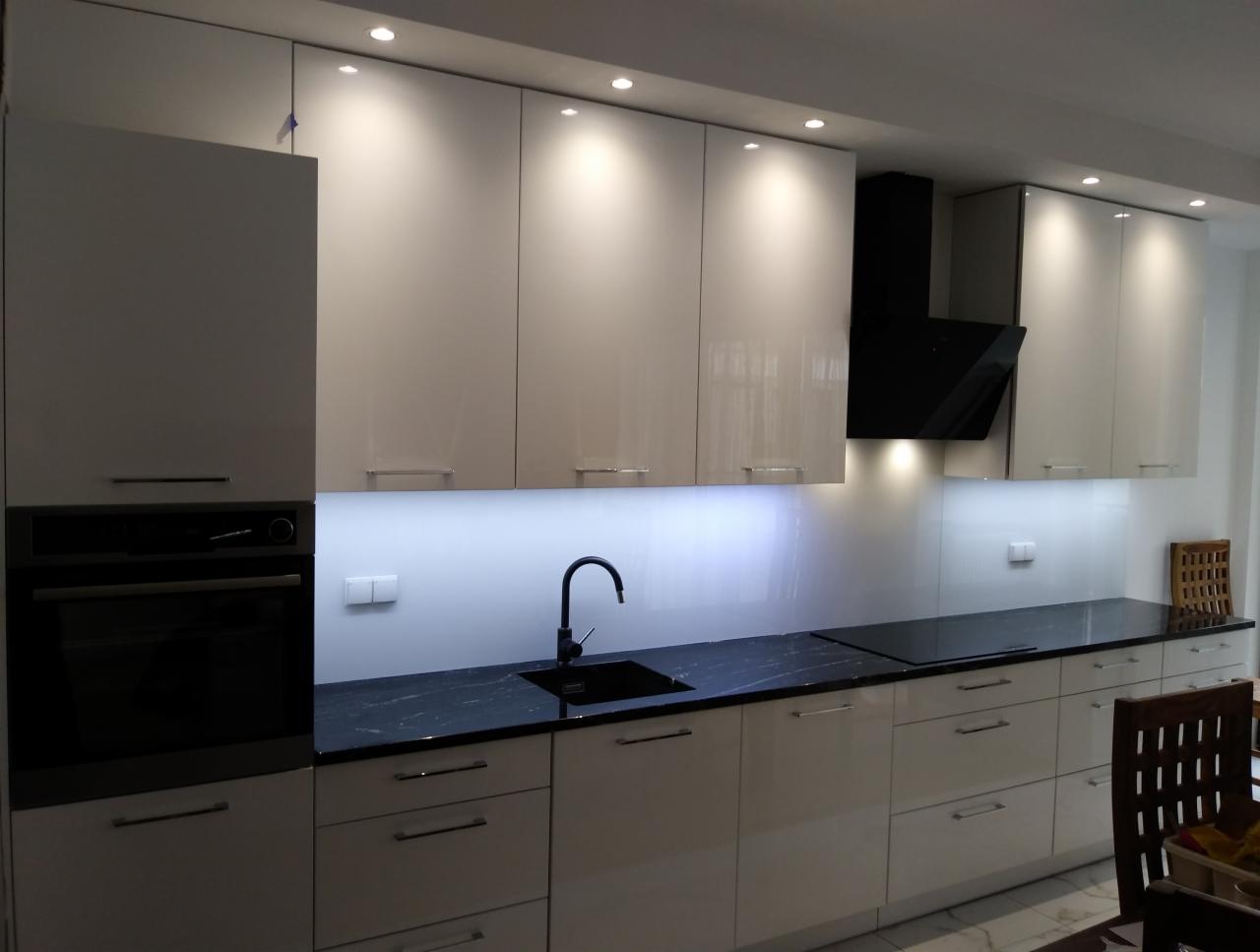 Szklane panele kuchenne - lakierowane, hartowane