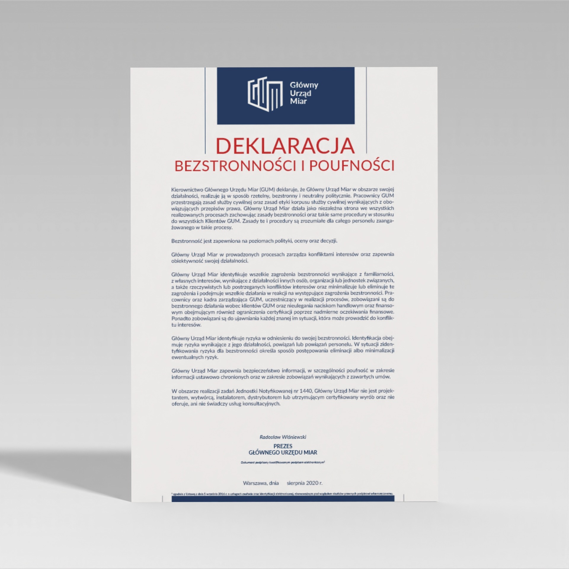 Deklaracja Bezstronności i Poufności Głównego Urzędu Miar z logo w górnej części dokumentu, podpisana przez Prezesa Radosława Wiśniewskiego, datowana na sierpień 2020.