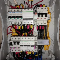 Wykonawstwo rozdzielnic__ wymiana na nowe