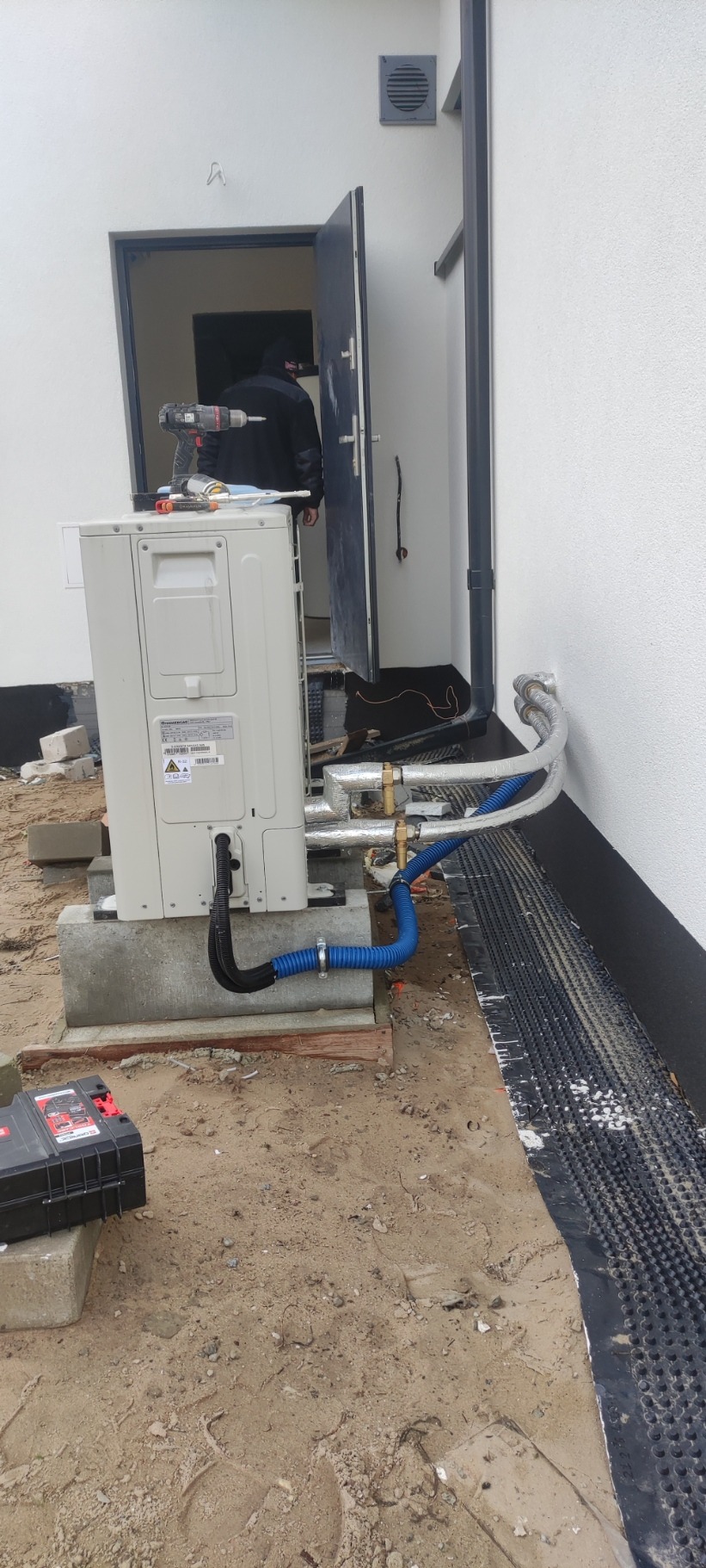 Cisie - pompa ciepła.