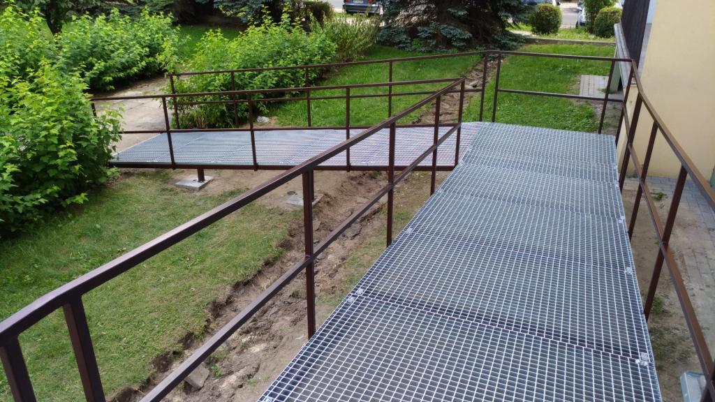 Podjazd do przychodni lekarskiej