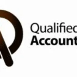 Logo firmy z symbolem 'A' w okręgu i napisem 'Qualified Accountancy'.