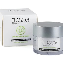 STUDIO A - Słoik i pudełko kremu nawilżającego Elasco Intense Moisturizing Day Cream z logo i informacją o formule Strong Aloe Vera, na białym tle.