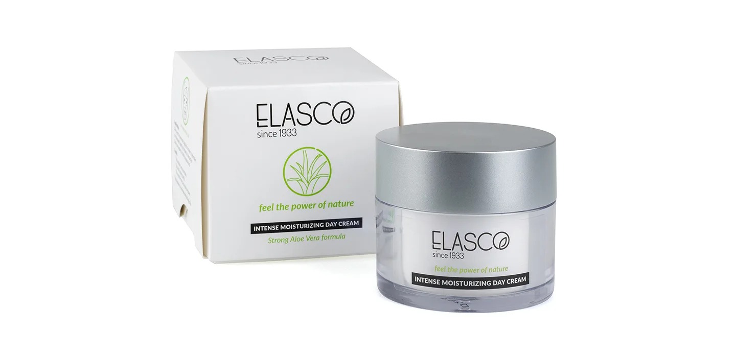 Słoik i pudełko kremu nawilżającego Elasco Intense Moisturizing Day Cream z logo i informacją o formule Strong Aloe Vera, na białym tle.
